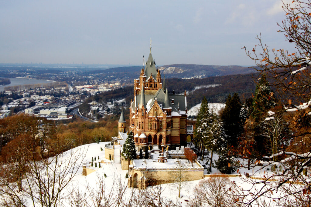 Schloss Drachenburg im Winter
