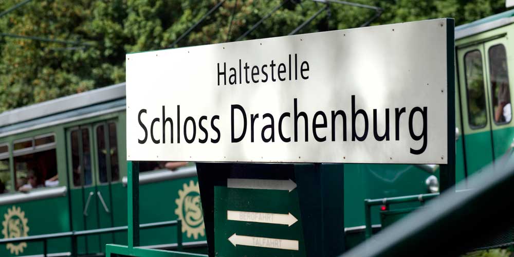  Haltestelle Schloss Drachenburg der Drachenfelsbahn